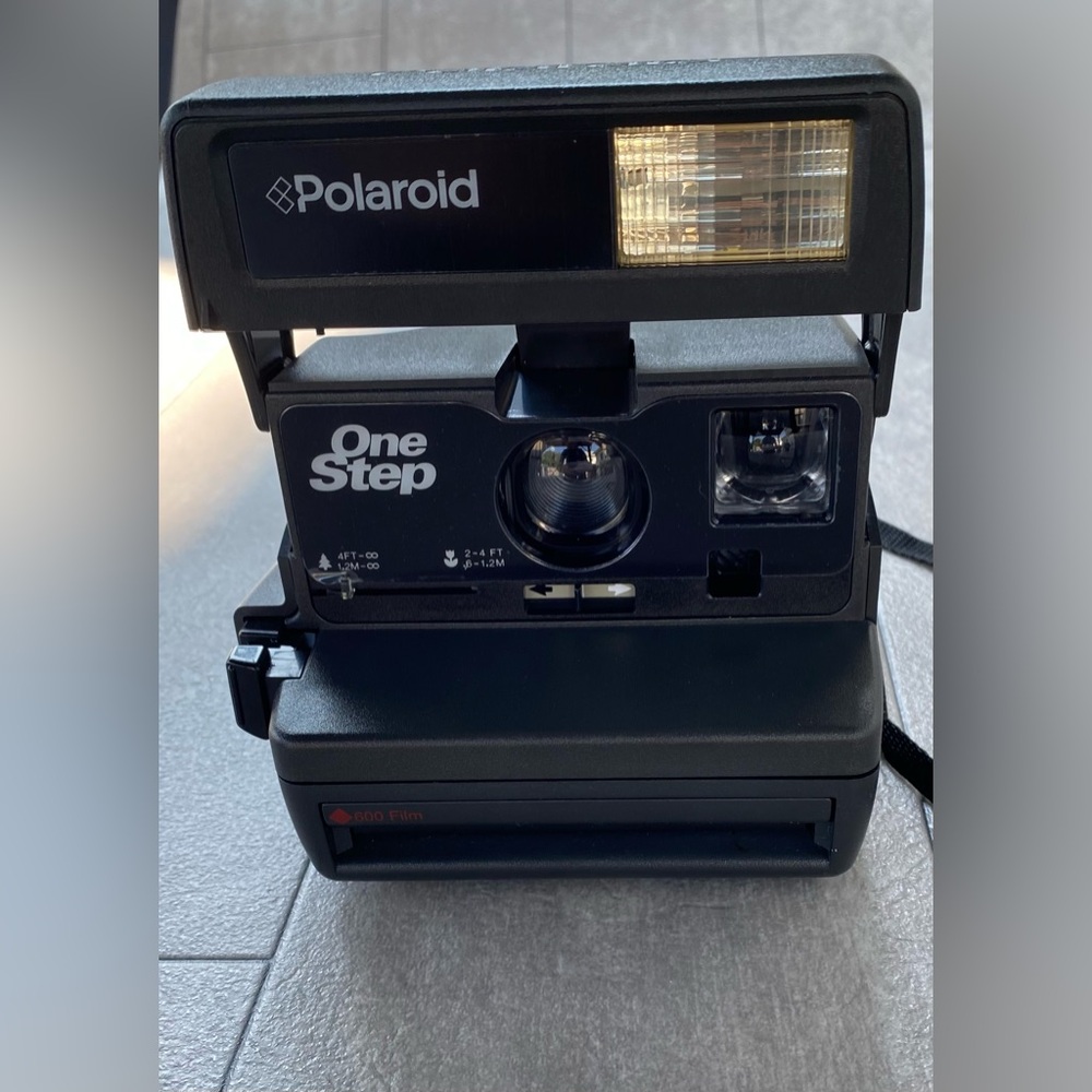 Polaroid OneStep Camera, 600 Film Instant Film Camera- Vintage Untested